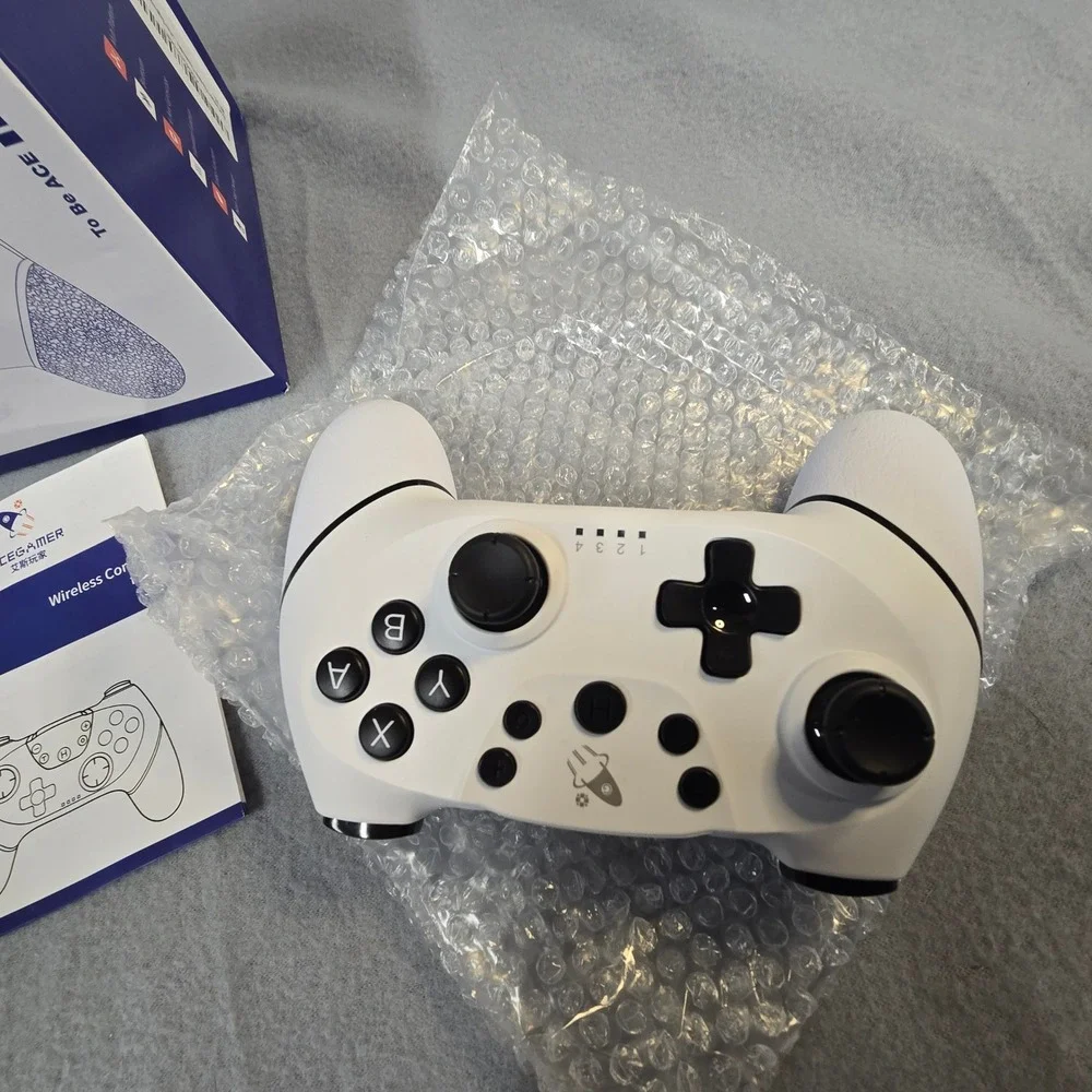 Acegamer SW02 Wireless Controller for Nintendo Switch Black and White Set 2pk